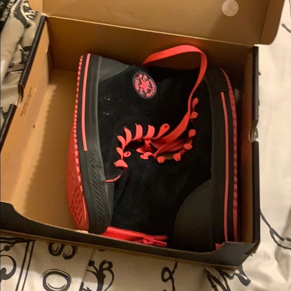 Converse Hi-Rise Boot - Picture 2 of 7